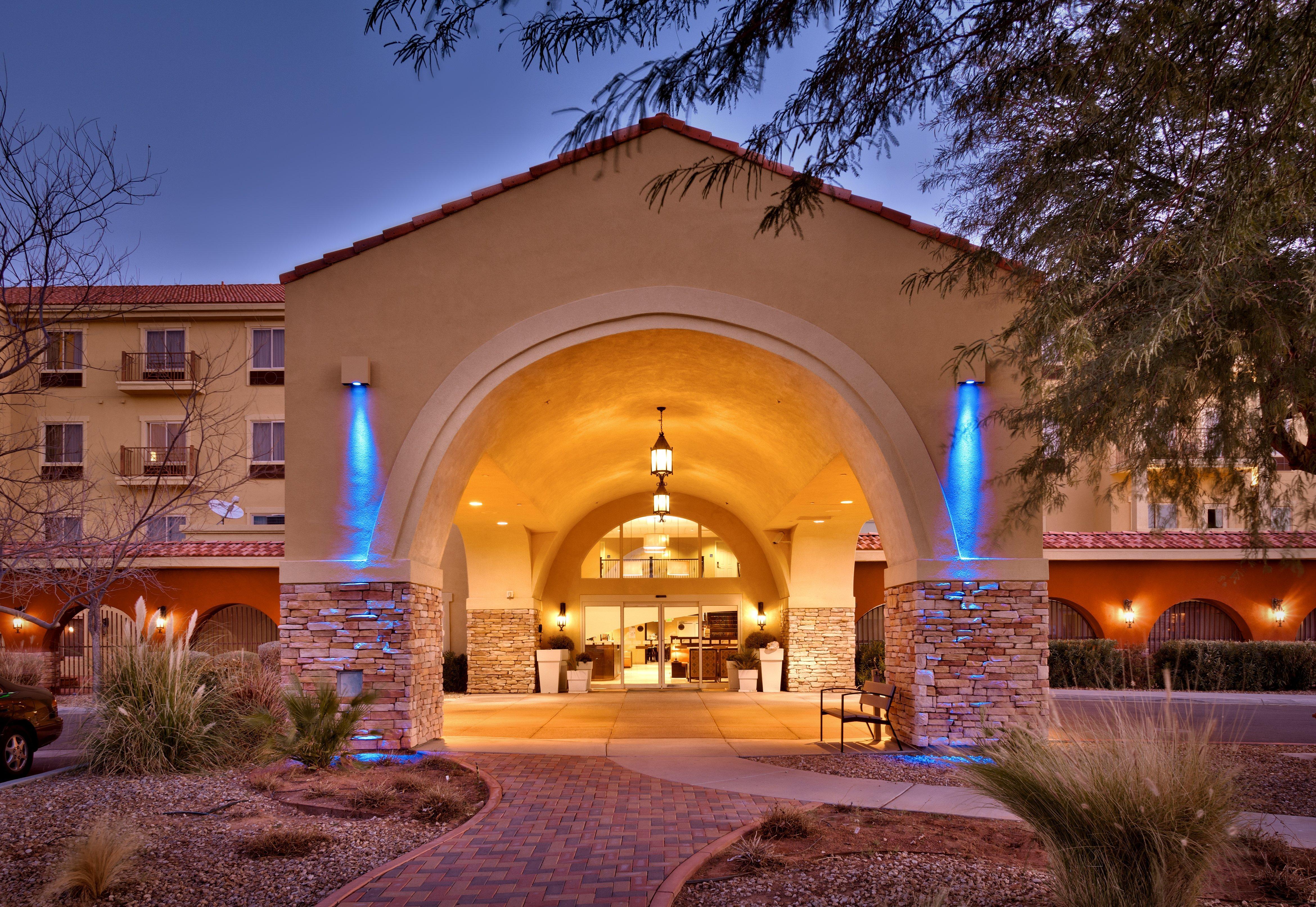 Hampton & By Hilton Hotel 3*