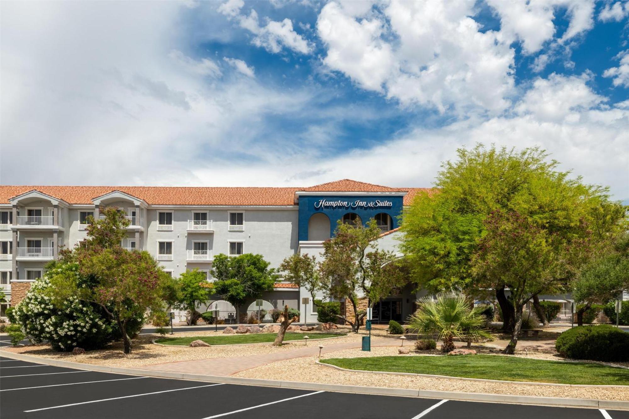 Hampton & By Hilton Hotel 3*