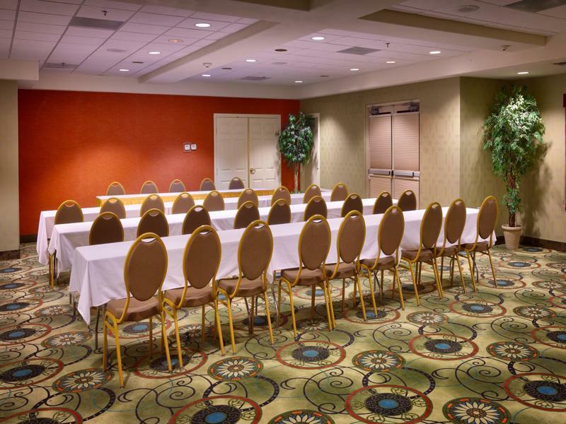Hotel Hampton & By Hilton
