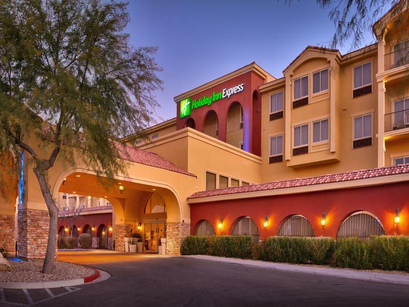 Hampton & By Hilton Hotel 3*