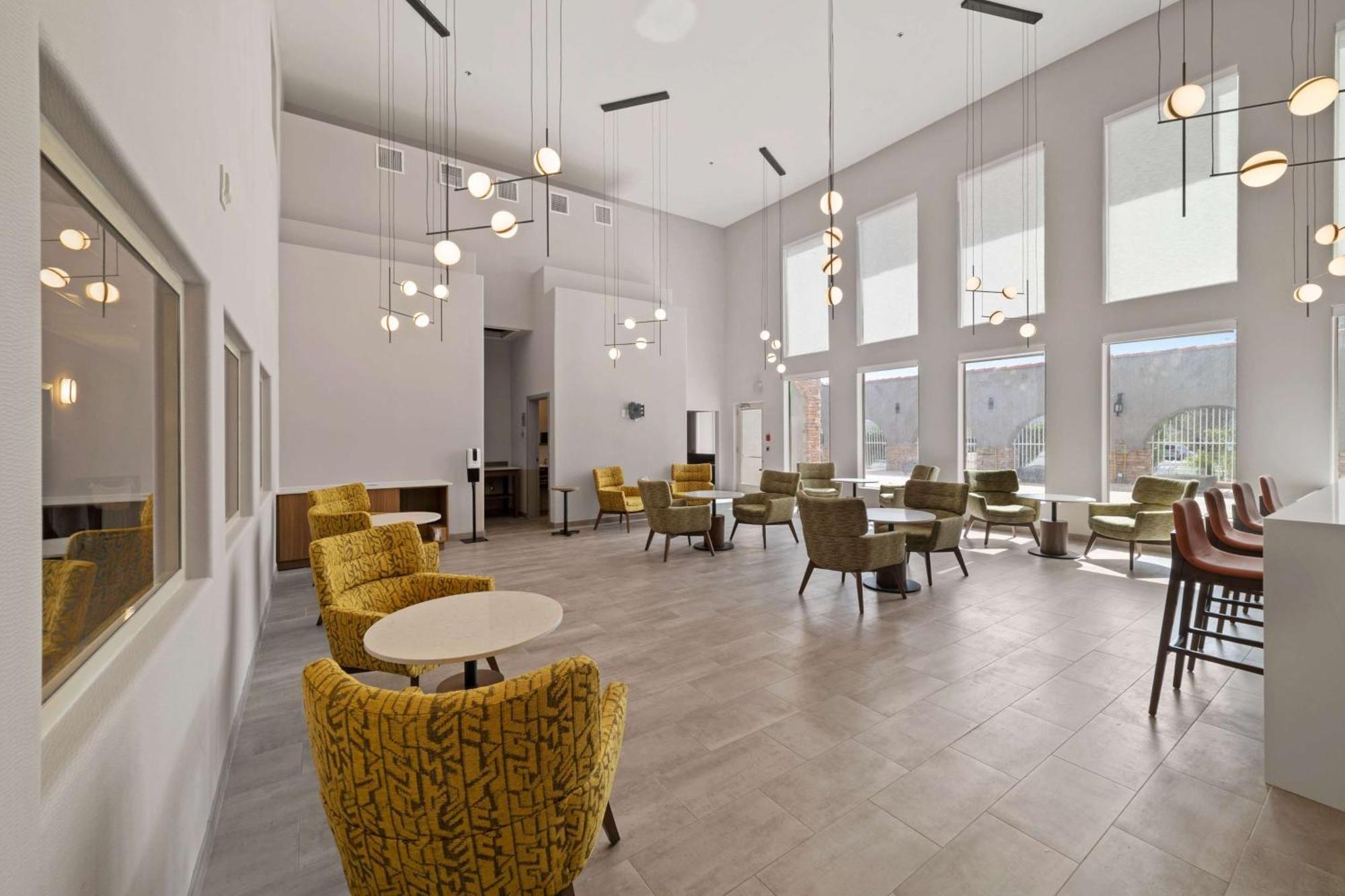 Hampton & By Hilton 3*